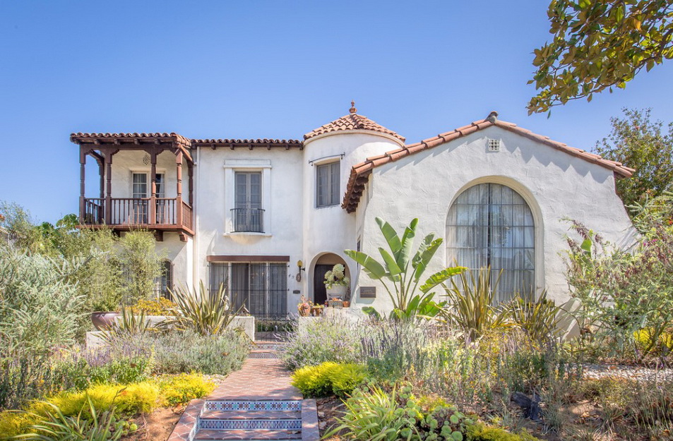 image of a home entrance in View Park